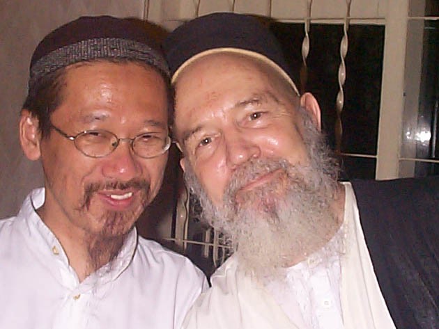 Syaikh Husain bersama Mursyid Beliau Tercinta Syaikh Fattah (2-Mar-2002)